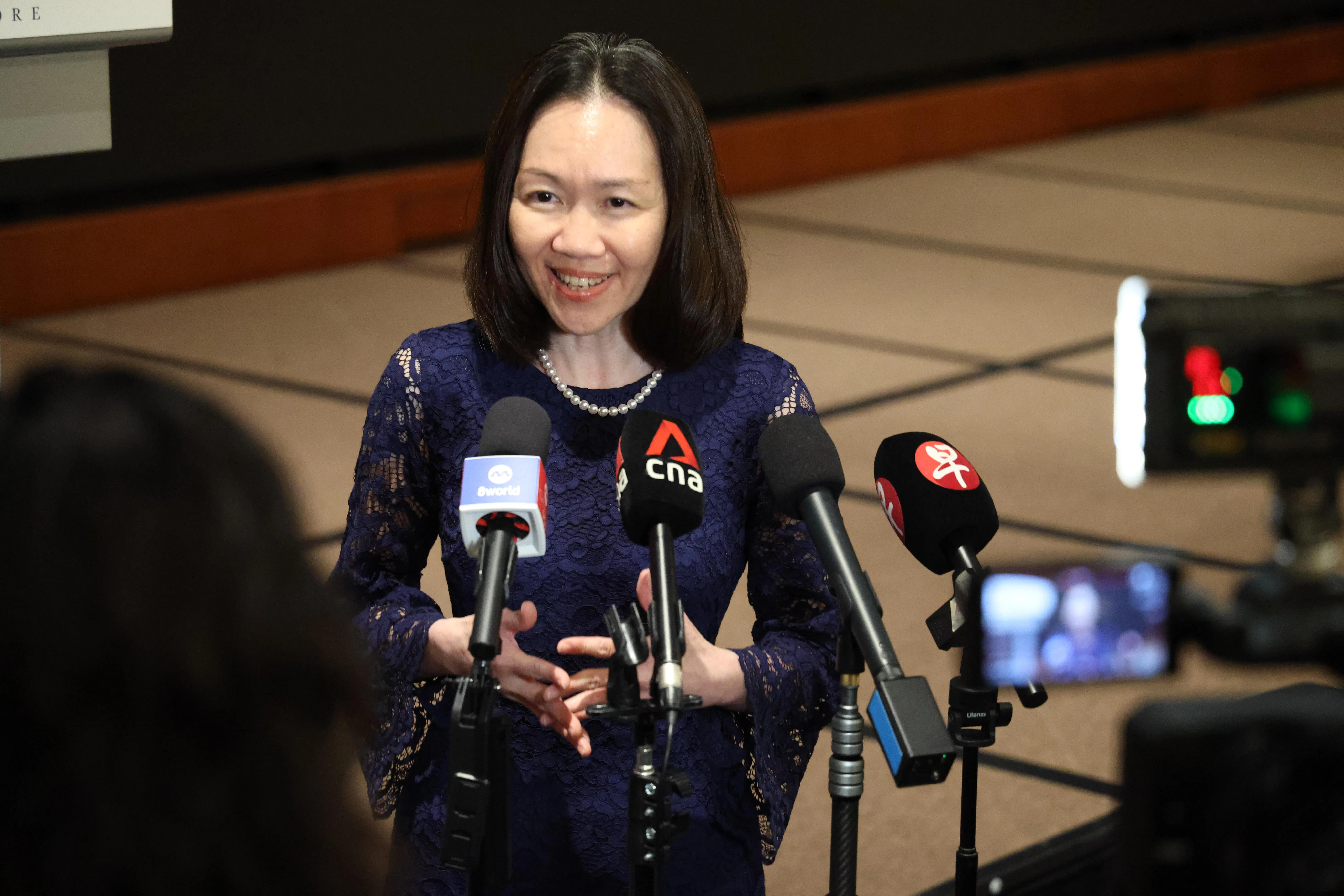 国家法院主任地方法官田怡诗说：“让当事人感到公平、诉求认真受到倾听，感受到我们所做的每个裁决都经过慎重考量，极其重要。只要做到这些，相信公众会保持对小额索偿庭的信任。”（郑一鸣摄）