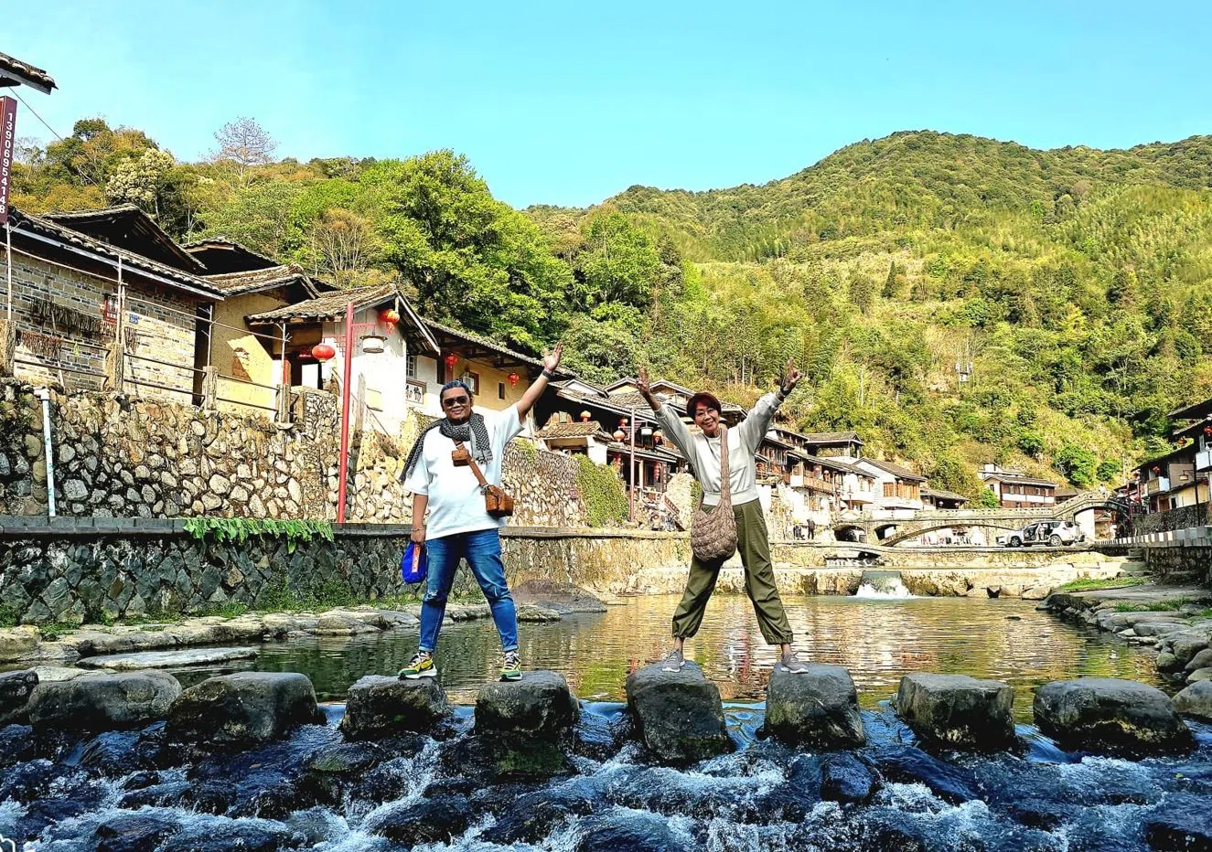 从没想过要退休的陈仰荃，也喜爱通过Tiktok分享生活、旅游等正能量的讯息。（图/受访者提供）