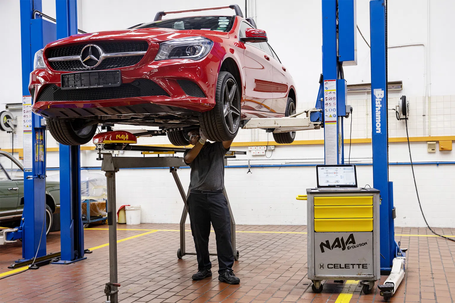 合发在新加坡拥有马赛地中心与授权售后服务中心，车主可确保他们获得的是崭新马赛地原厂零部件。（图/合发提供）