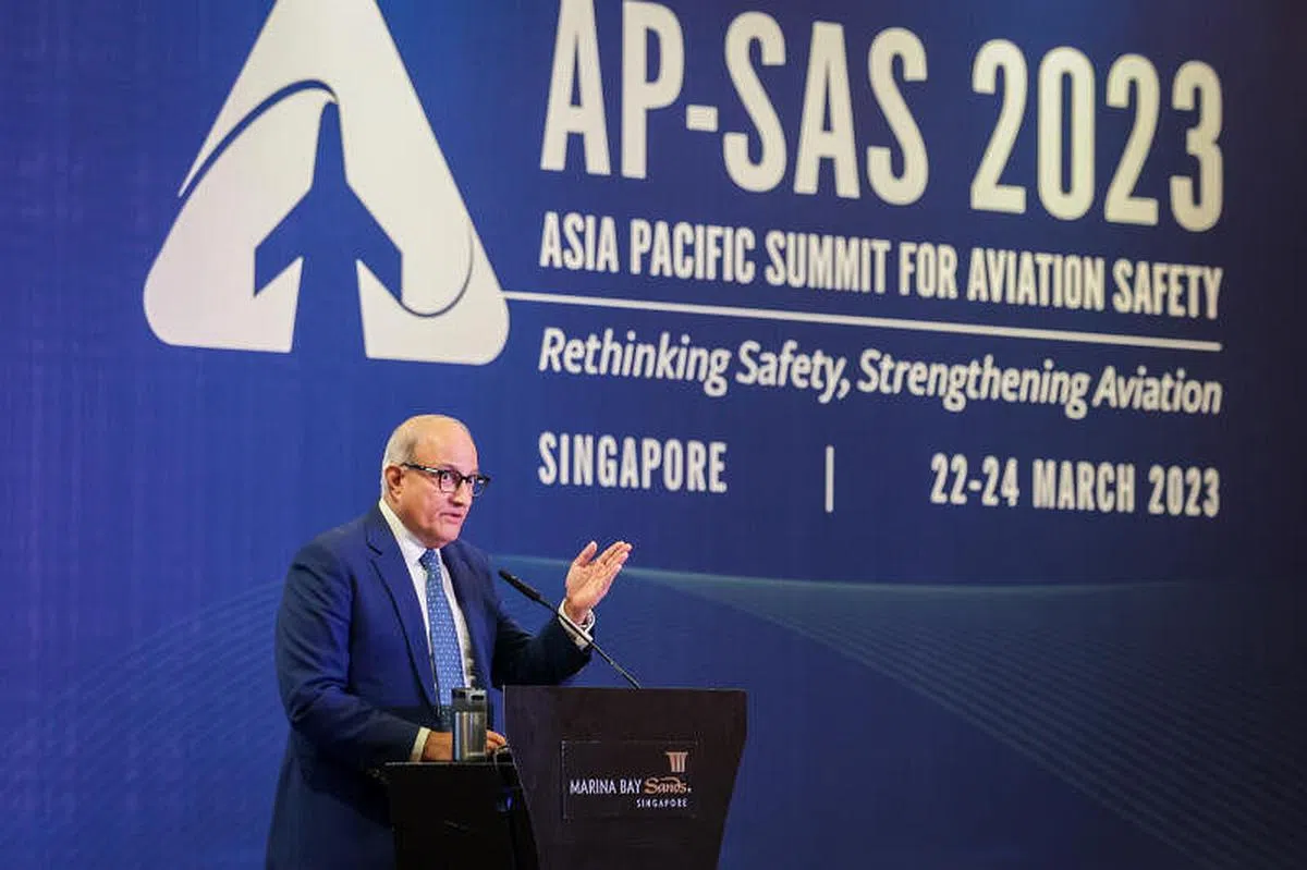 交通部长易华仁星期三（3月22日）在首届亚太航空安全峰会发表开幕致辞。（叶振忠摄）