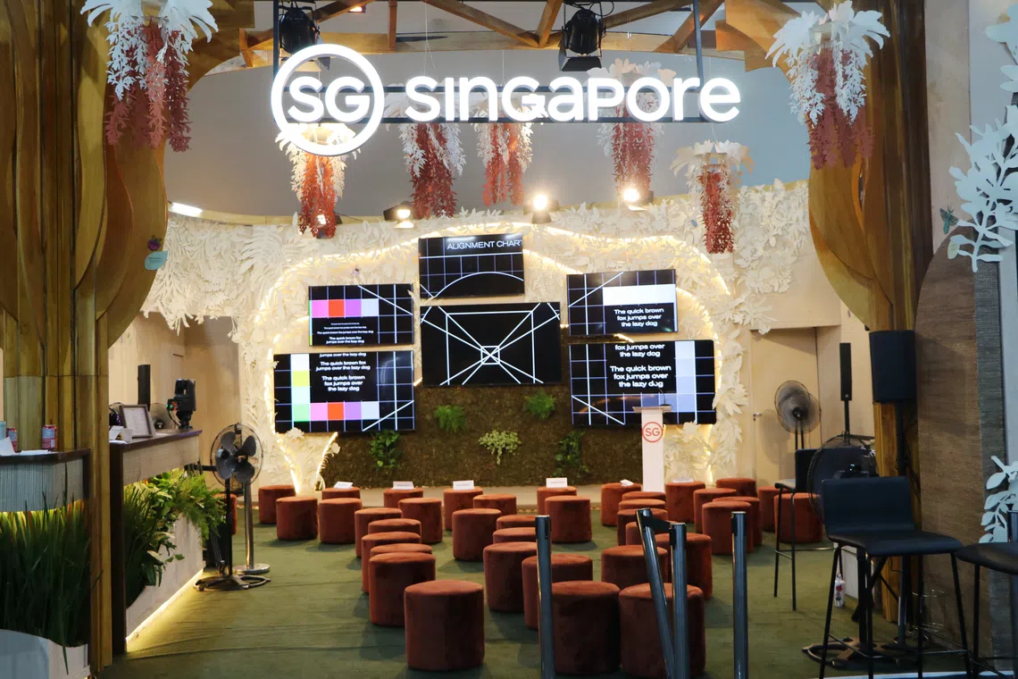 永续发展与环境部长傅海燕在脸书发视频说：“新加坡团已撤离，大家包括媒体和承包商都安全。”（蔡玮谦摄）