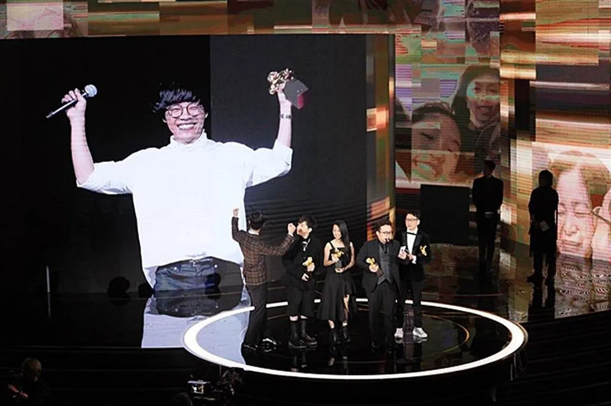 卢广仲身为《刻在我心底的名字》演唱者，在这次风波首当其冲。（互联网）