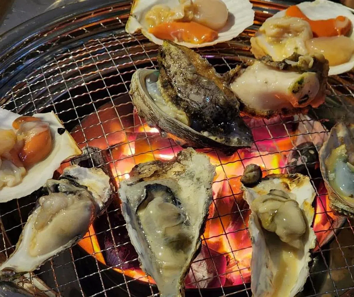 Daejim的烤带子和生蚝可选原味或芝士口味。（餐馆提供照片）