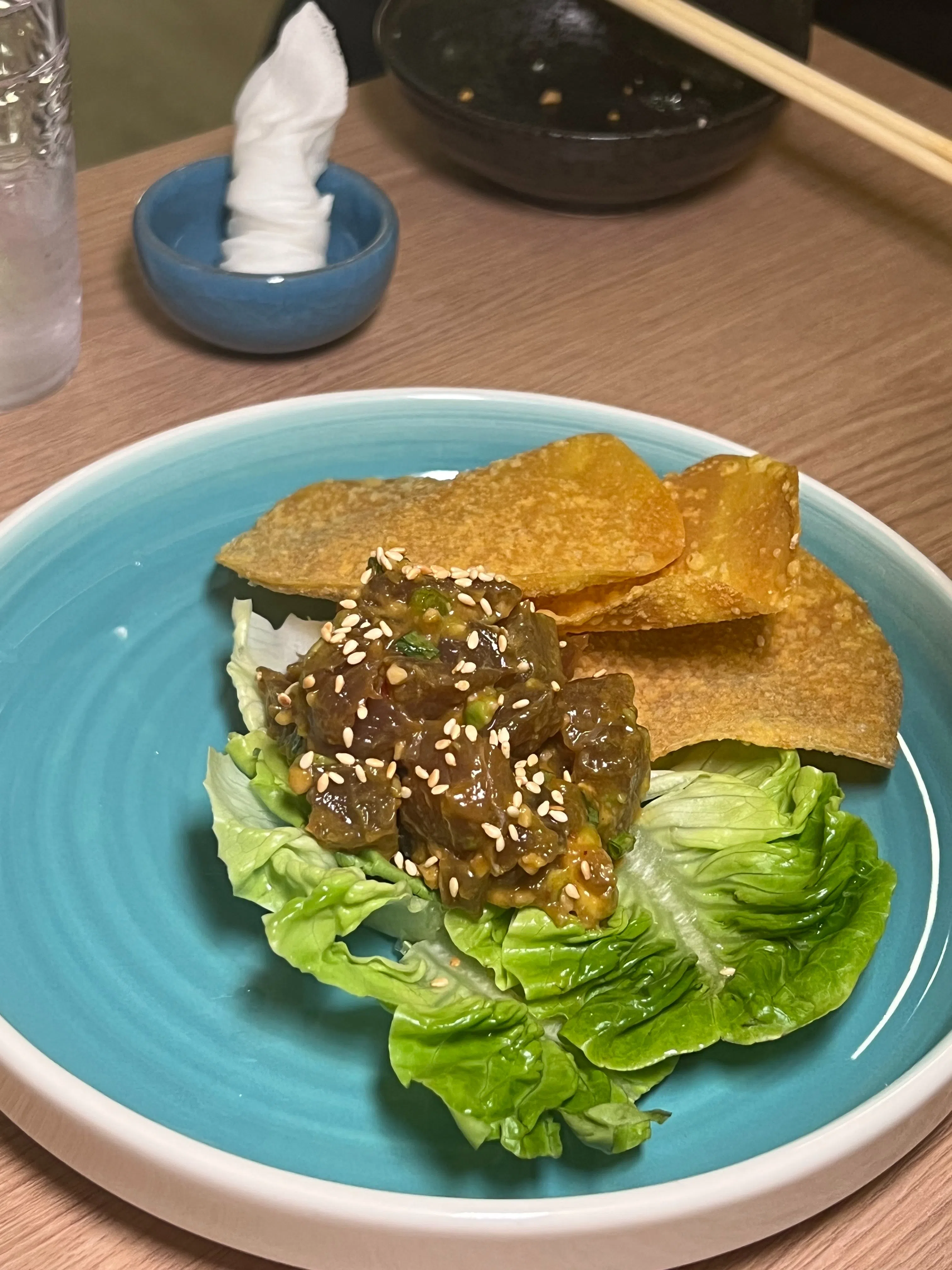 下酒菜Spicy Tuna Kobachi。（叶乐怡拍摄）