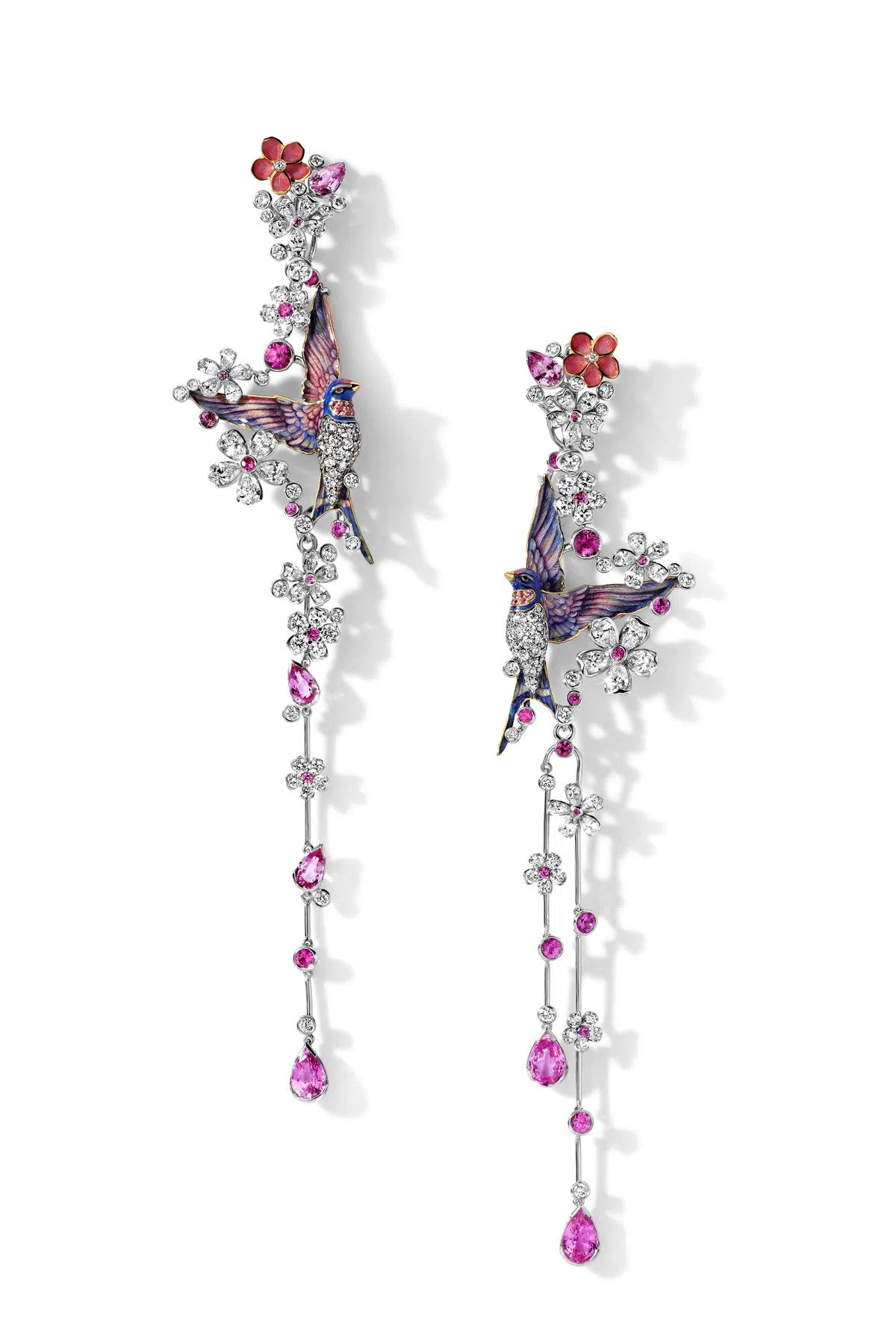 俄罗斯珠宝品牌Liza Borzaya精美耳饰。（主办方提供）