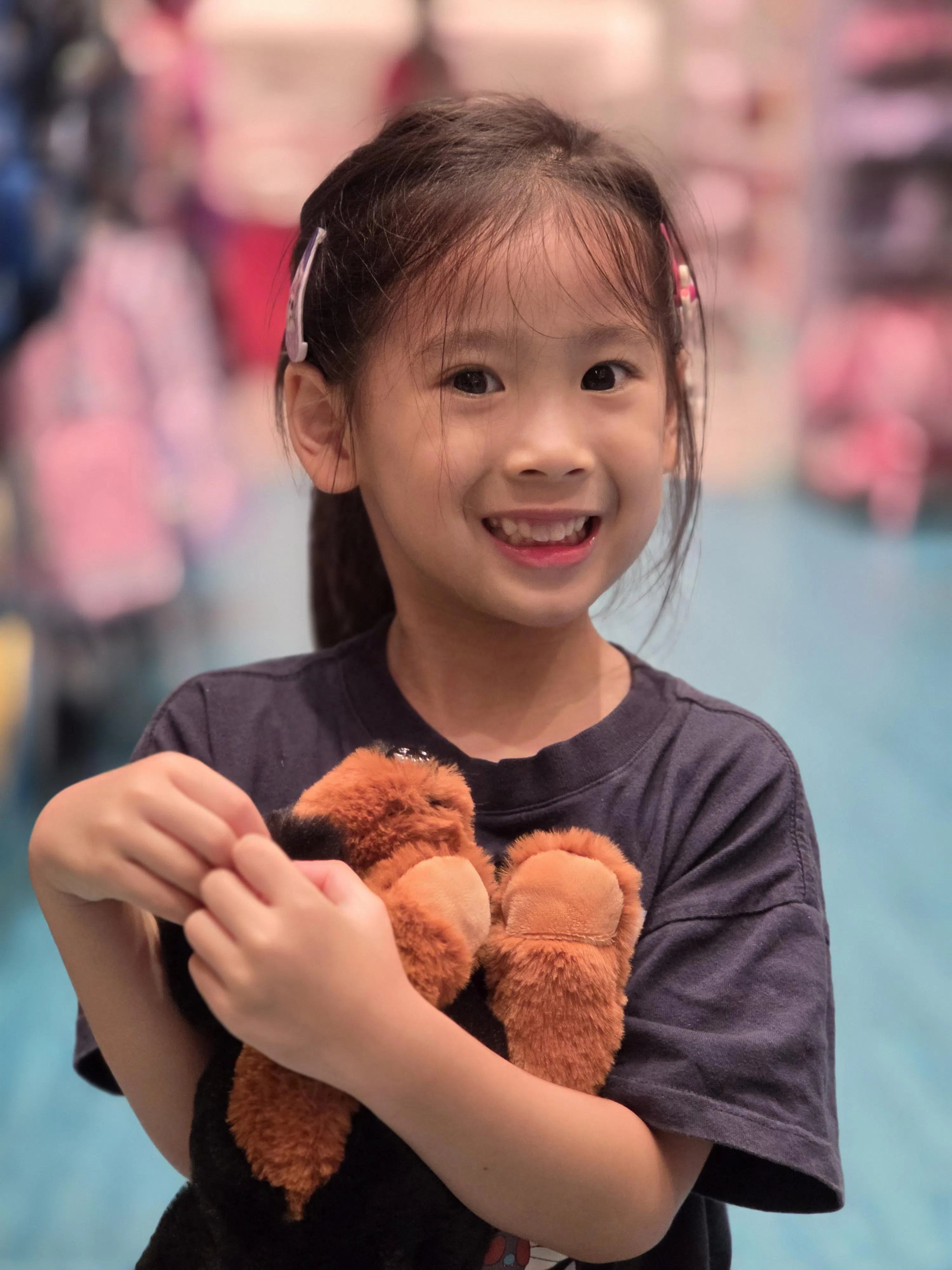 S26 Ultra人像模式表现出色，前景人物清晰锐利，背景虚化自然。（黄少伟摄）