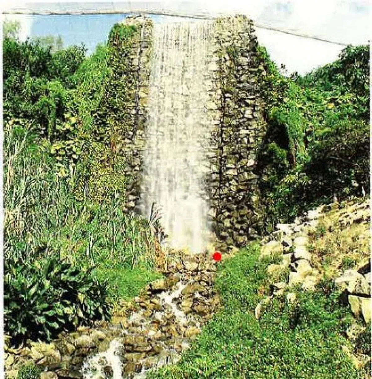 “裕廊瀑布”。（裕廊飞禽公园提供）