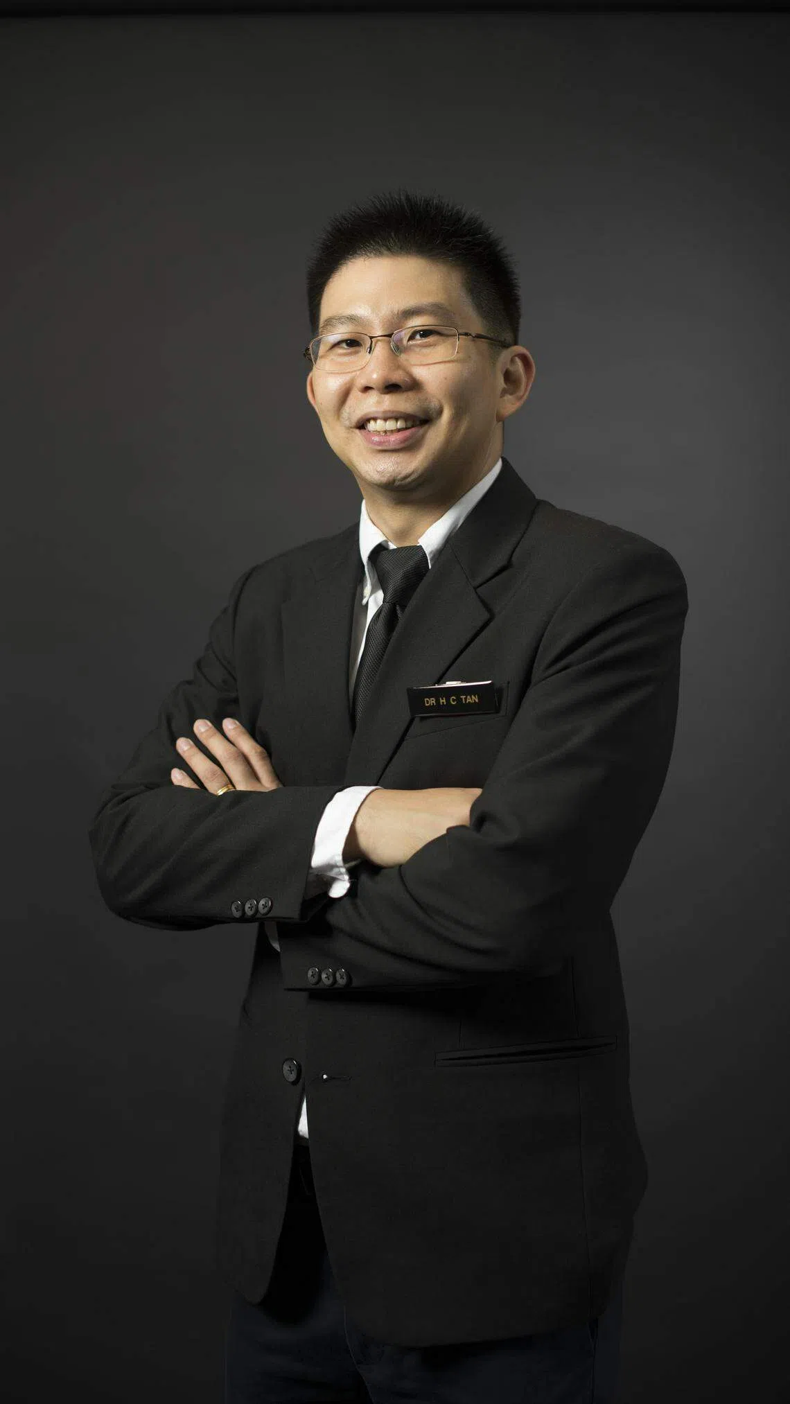 陈鸿樟医生：改善生活方式后，LDL-C仍无法降到理想水平，医生就会建议患者服用降胆固醇药物。（受访者提供）