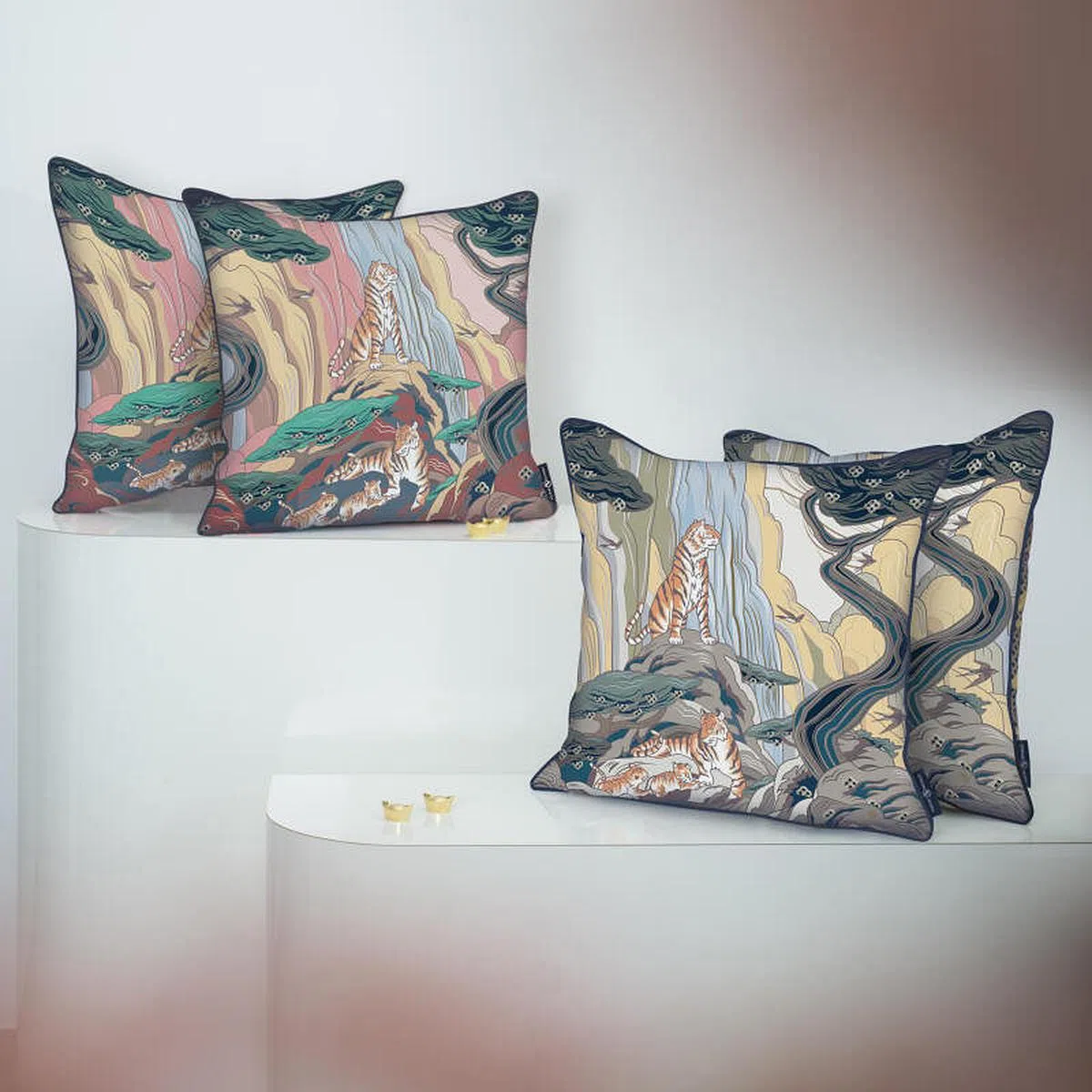 新赏虎年枕头套。