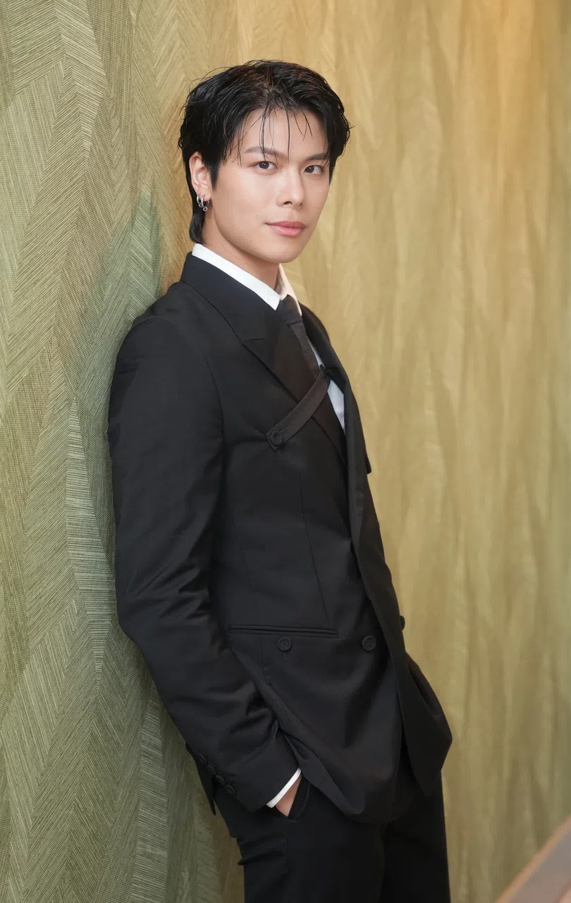 容启航透露自己暖男老师的角色，雏形来自当年学校里的爱心校长。（谢智扬摄）