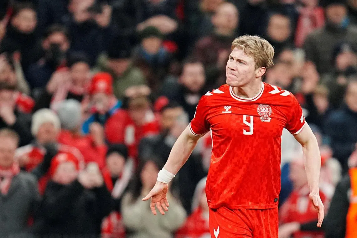 曼联前锋霍伊伦德在第78分钟攻入全场唯一进球，助丹麦主场1比0战胜葡萄牙，占晋级先机。（路透社）