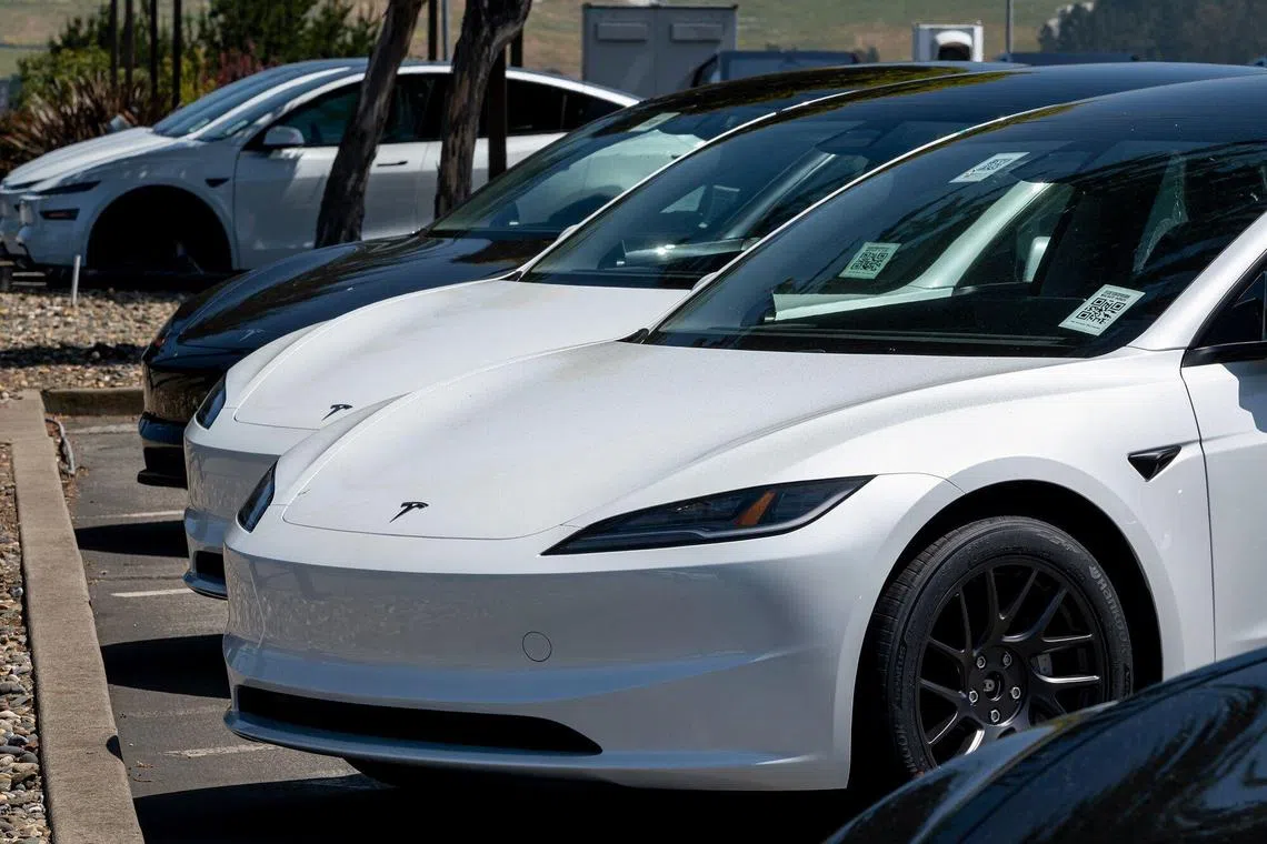图为特斯拉的Model 3电动车。特斯拉在印度的办事处正在向几年前就已经预订Model 3电动车的客户退款。（彭博社）