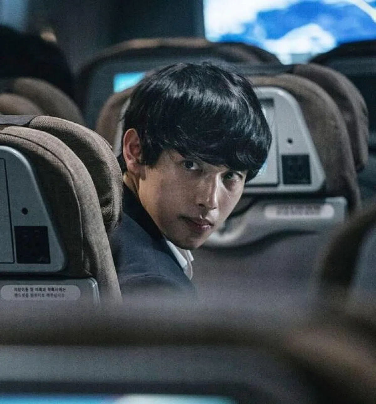 任时完的外表给人乖乖牌的印象，他在《紧急迫降》将角色扭曲的心理诠释得淋漓尽致。（图片取自互联网）