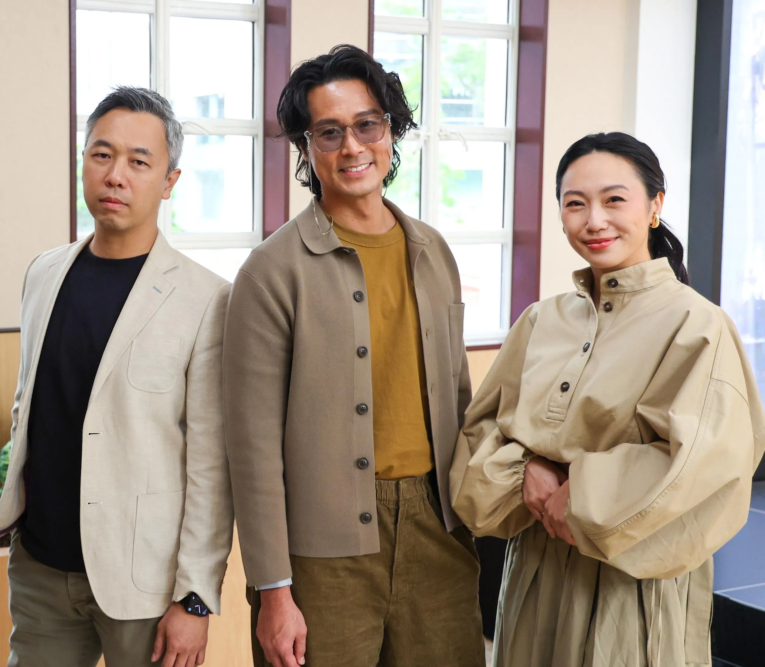 陈邦鋆（中）执导的《今天，星期几？》，主要演员包括郑良雄（左）和温淑安。（林明顺摄）