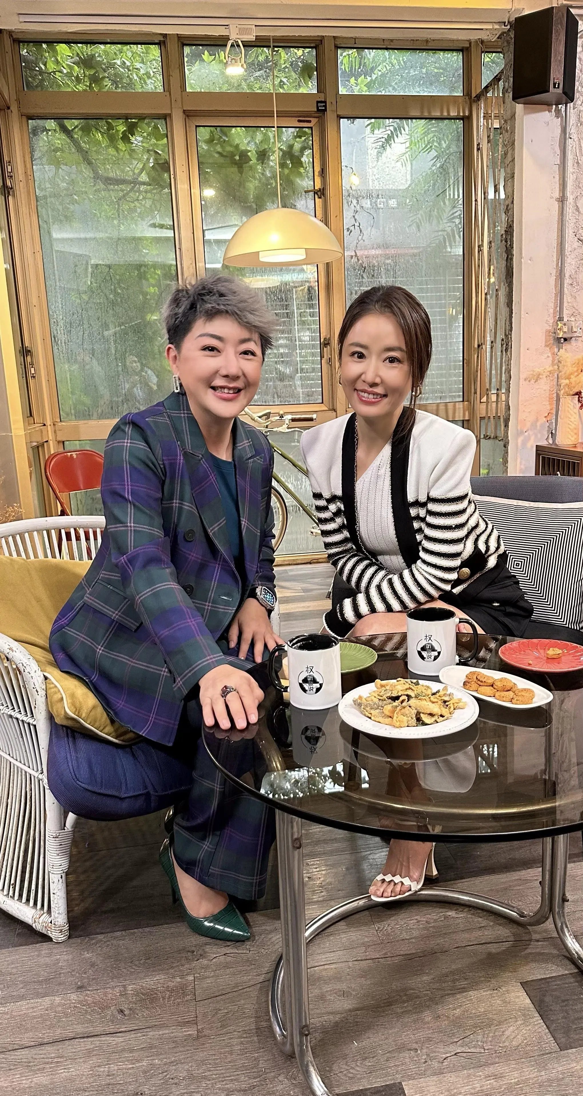 权怡凤赞林心如（右）为人随和，有问必答。（新传媒提供）