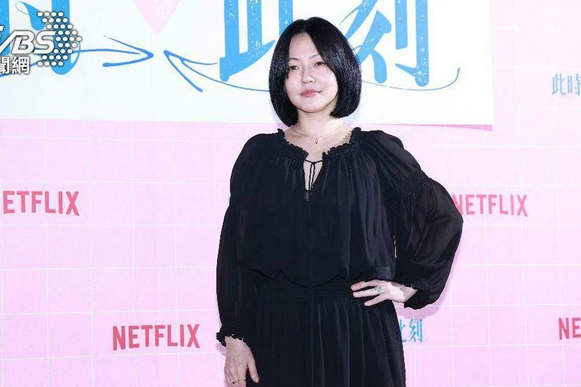 小S徐熙娣在《此时此刻》中与吴慷仁有激情床戏。（TVBS图）