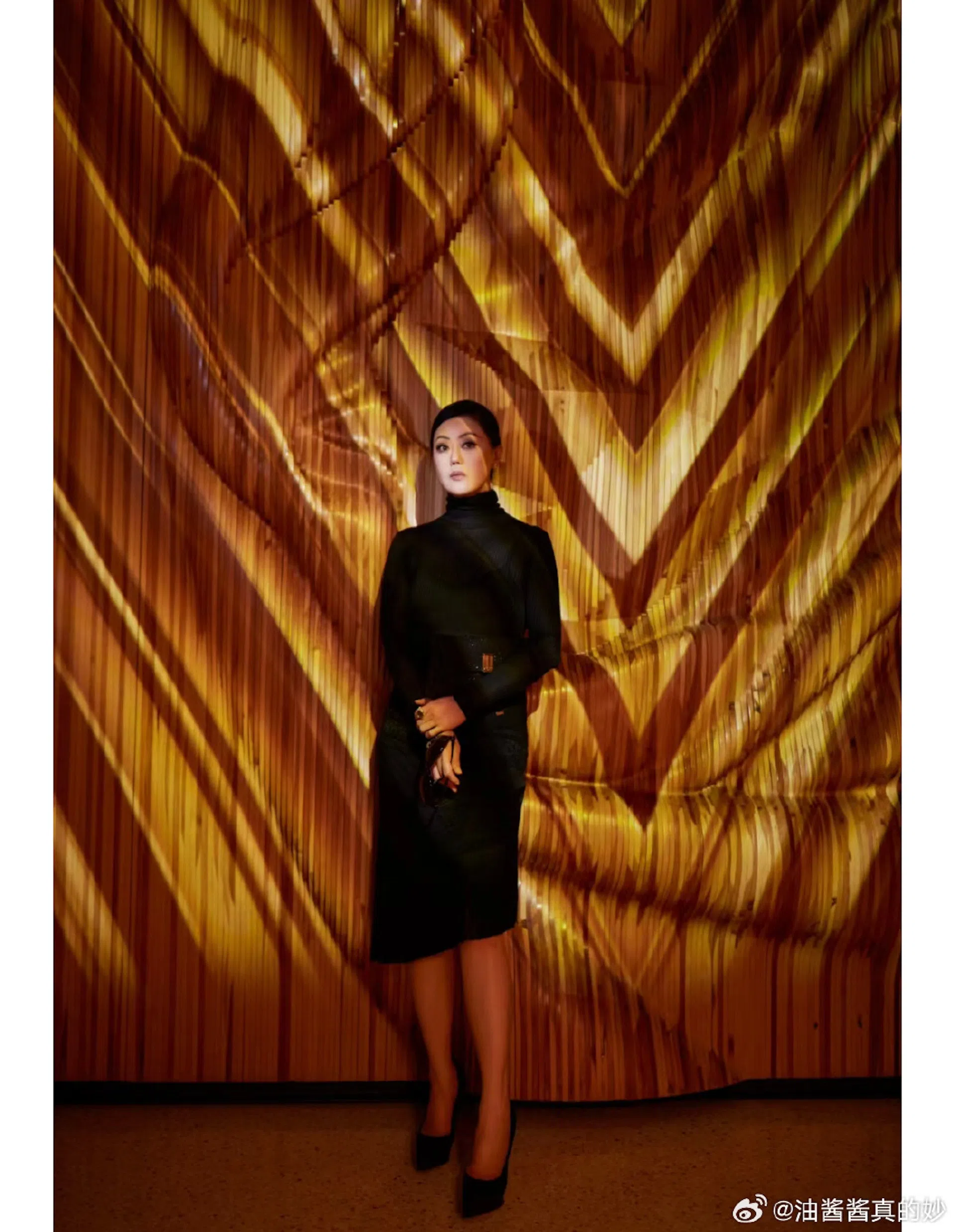 章小蕙驻颜有术，状态很好。（取自微博）