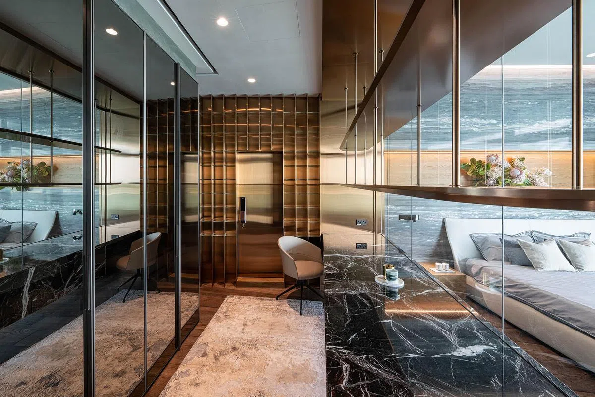 奢华宽敞的主人房，采光足。（白继文摄）