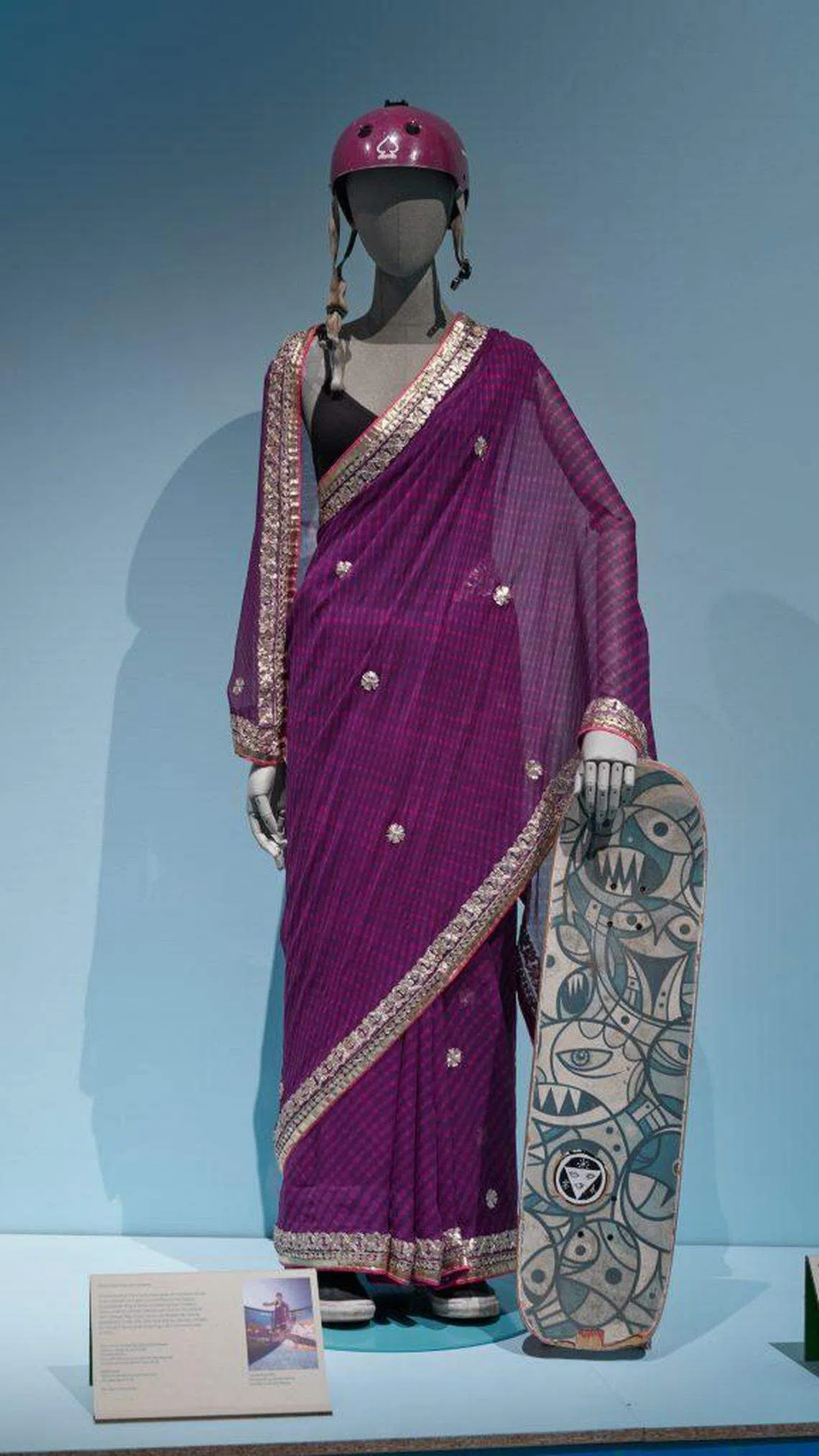 伦敦设计博物馆展示的滑板少女纱丽。（伦敦设计博物馆提供）