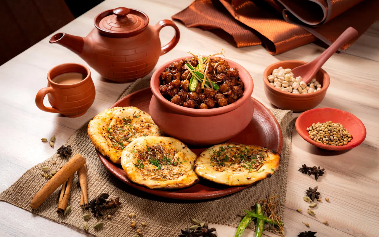 Pindi Choley Teh Khasta Kulcha结合鹰嘴豆和酥脆的印度煎饼，既饱腹又美味。（餐馆提供）