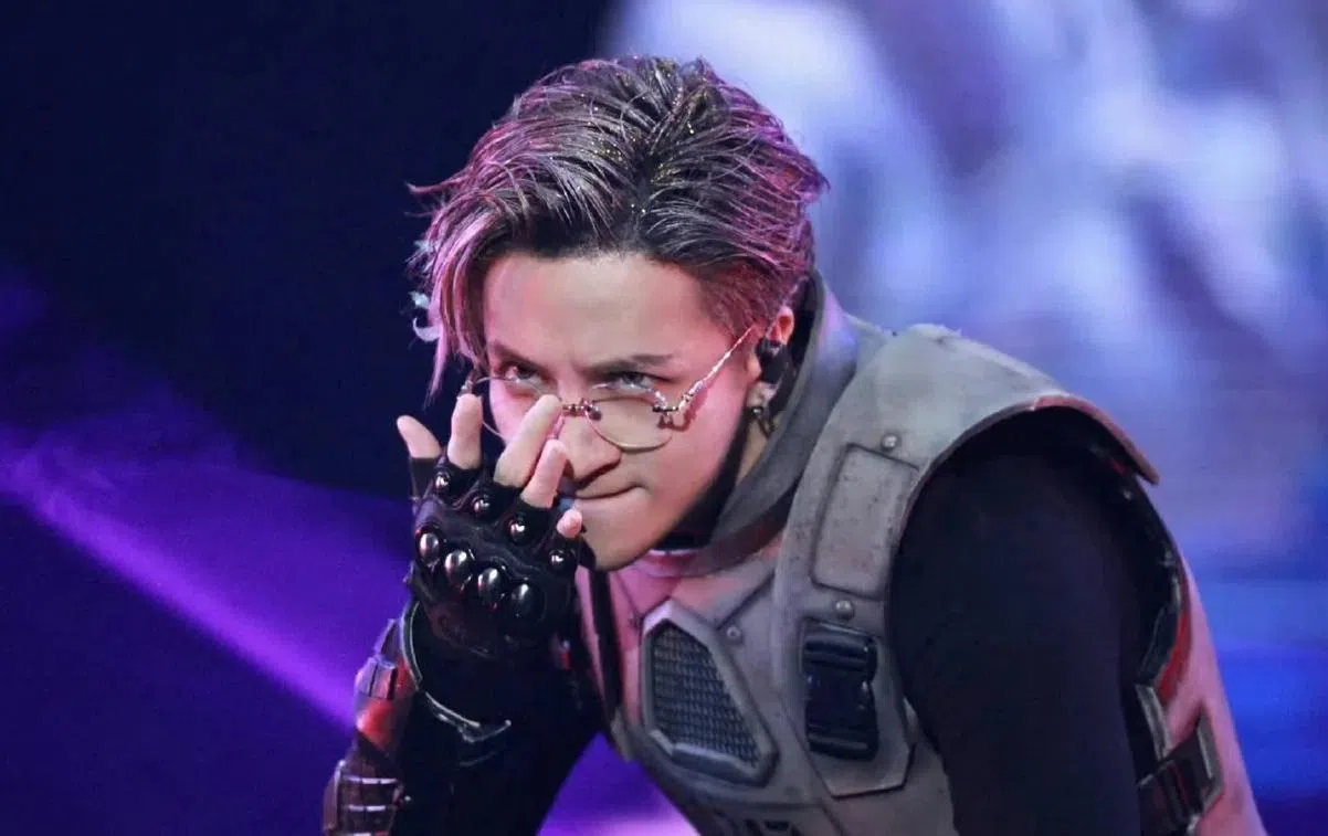 薛之谦霸气全额补偿粉丝，连机票和酒店住宿费用一起包下，非常豪迈。（互联网）