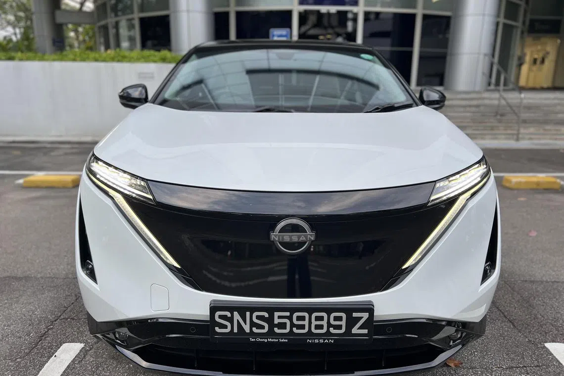 前脸采用封闭式格栅，内嵌日本传统“组子”木格纹饰，融入深厚匠人文化。（吴庆康摄）