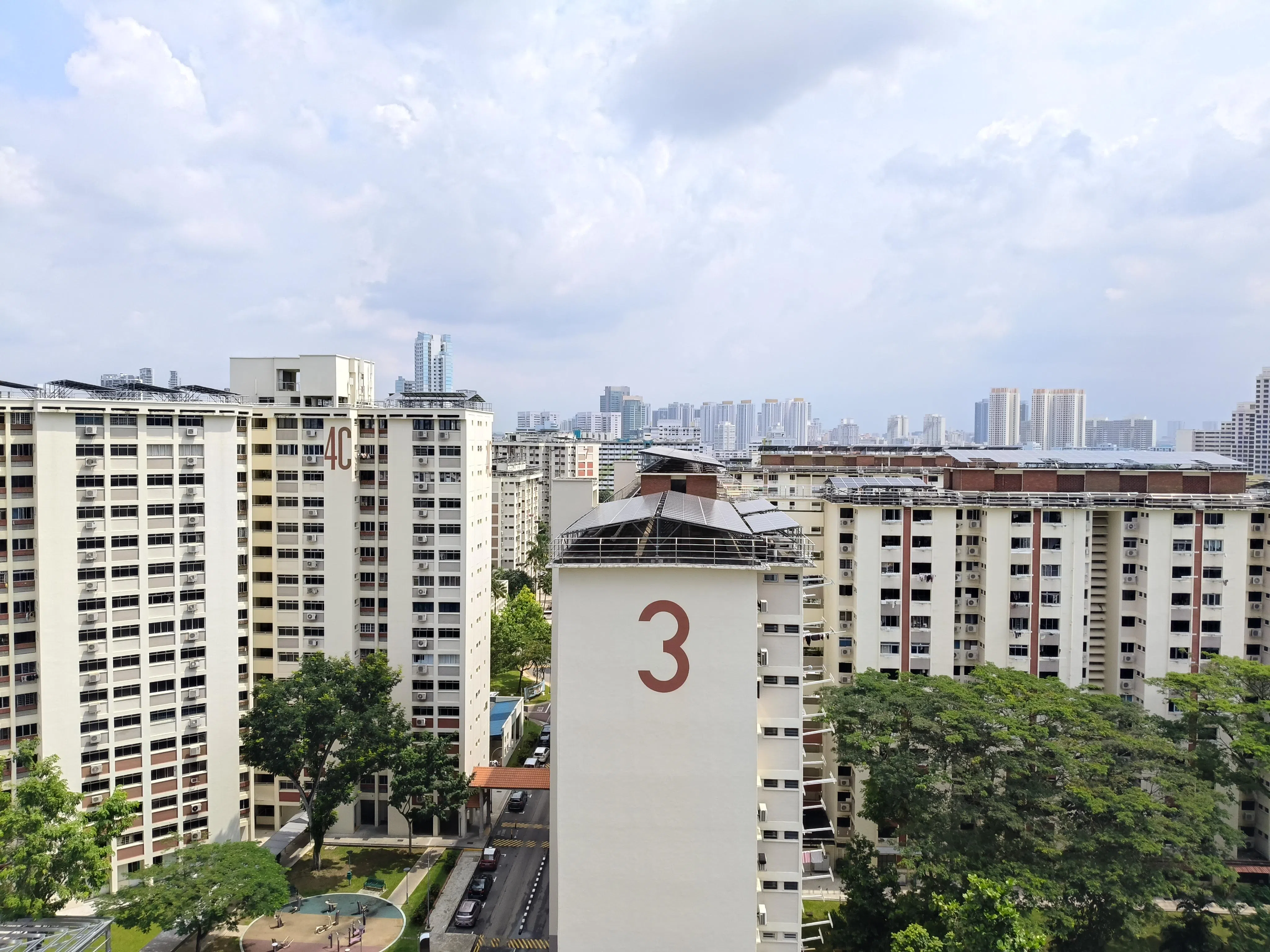 白天摄影的照片颜色自然，色彩不会过分鲜艳。（黄少伟摄）