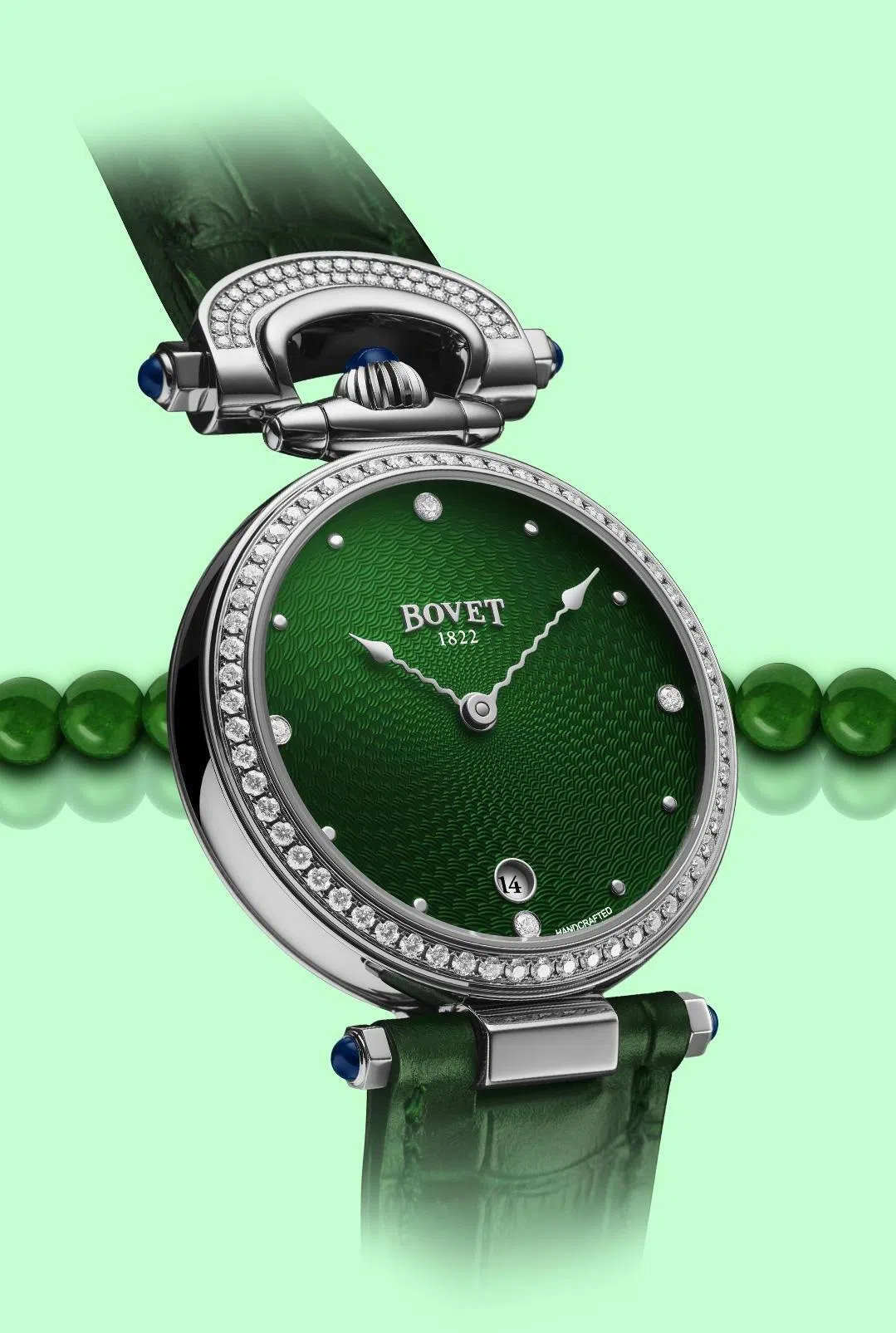 Miss Audrey能在腕表、项链表与座钟之间自由切换。（播威提供）