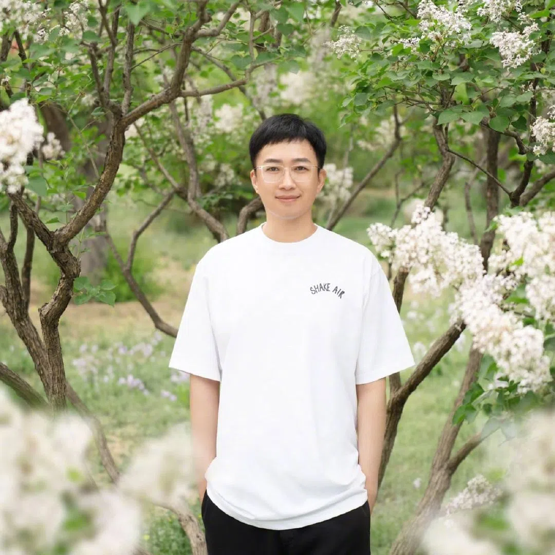 于正是中国大陆金牌编剧，也担任制片人，作品包括《延禧攻略》《墨雨云间》《尚食》等。（取自于正微博）