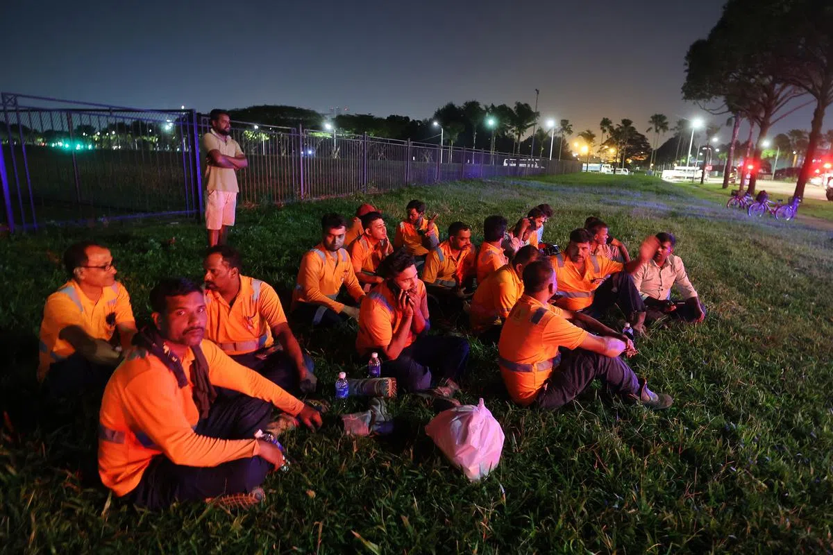 约40名工人自行疏散。（唐家鸿摄）