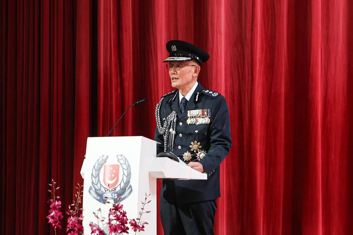 云维德在仪式上致辞时，向所有在他任期内辛勤付出的警员们致意。（关俊威摄）