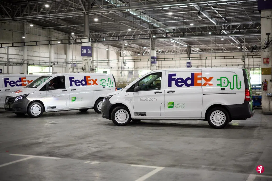 更低碳也更高效” 联邦快递新加坡推出定制化新电动车队| 联合早报