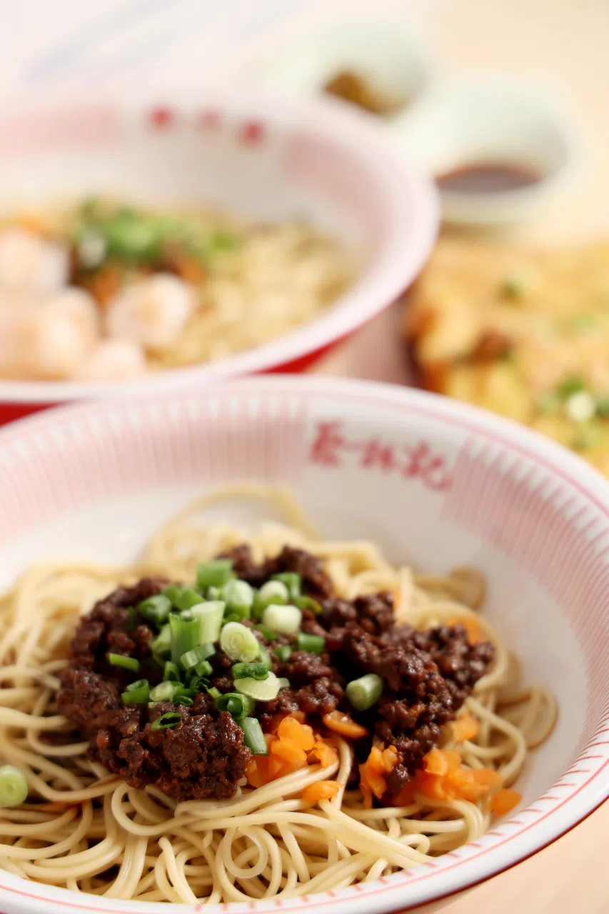 热干面是武汉人早餐的首选。（龙国雄摄）