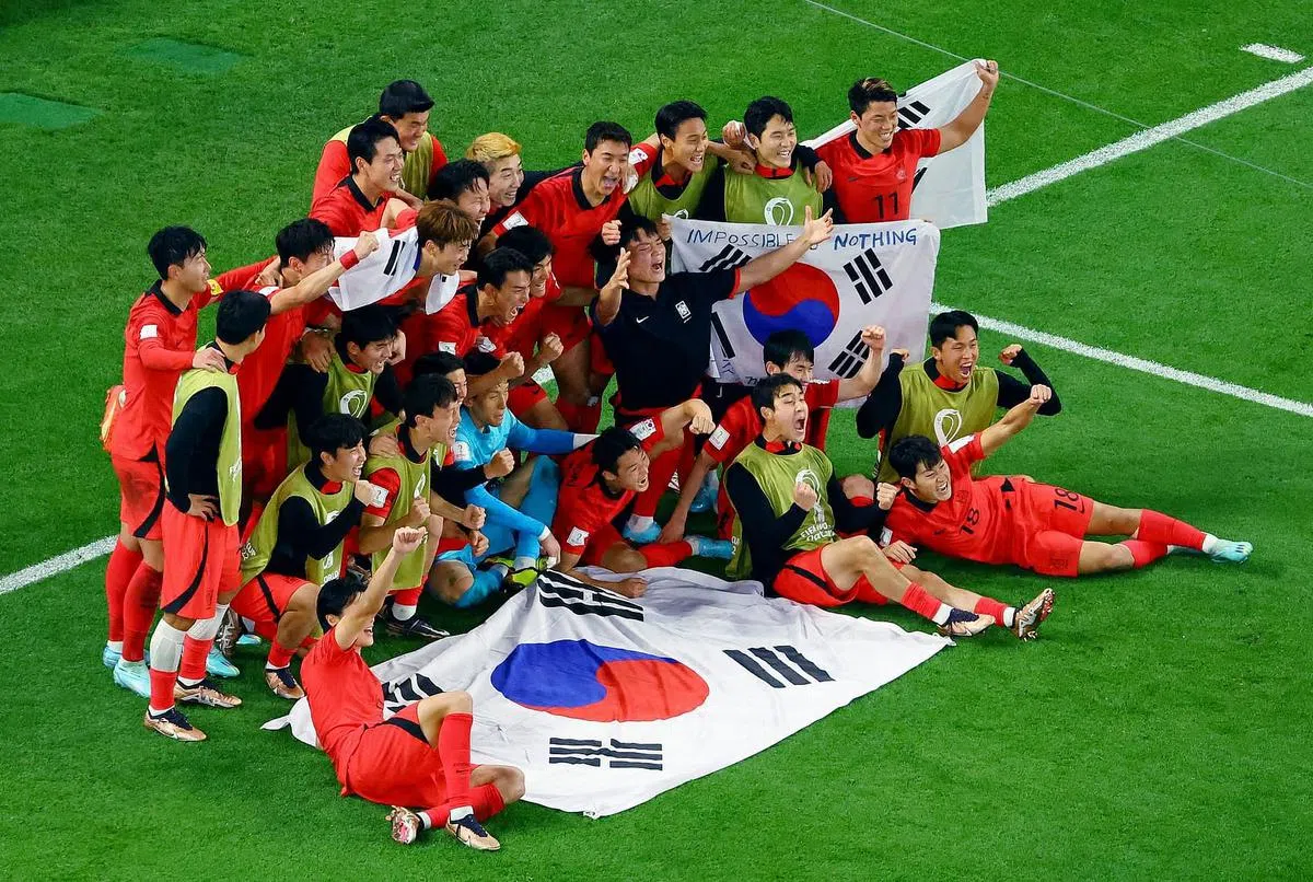韩国队在伤停补时绝杀，成为第三支杀入次圈赛的亚洲球队。（路透社）