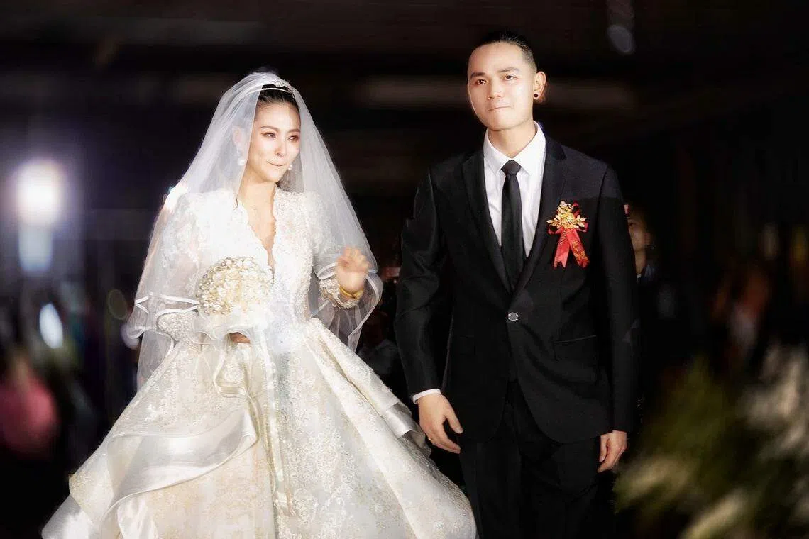 张恒远参加《好声音》还收获了爱情，与节目中同属汪峰战队的毕夏相识相恋，两人2022年3月结婚。（取自毕夏微博）