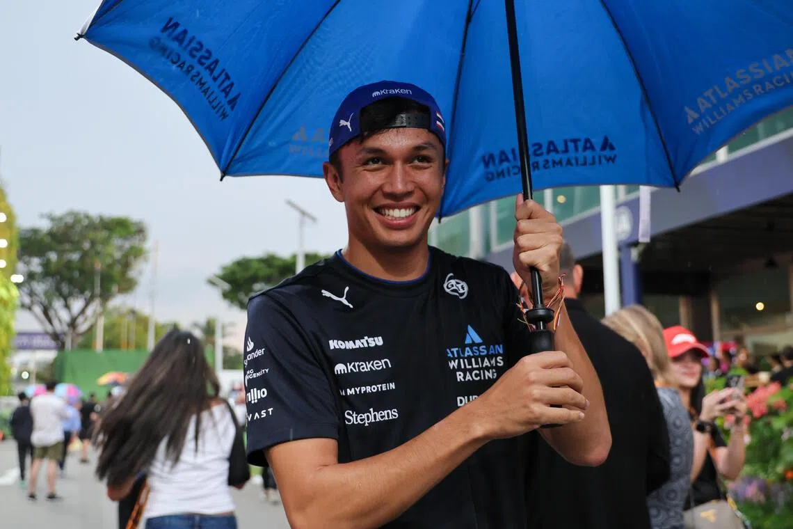 泰国车手阿尔本视新加坡站为主场比赛，每次来到新加坡，他的人气不逊于其他冠军车手。（张俊杰摄）