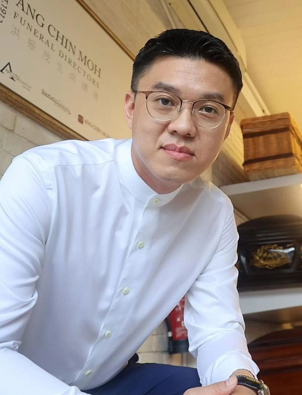 洪子谦说，殡葬业从始至今都围绕着“服务”二字，为丧家打点一切。（萧紫薇摄）