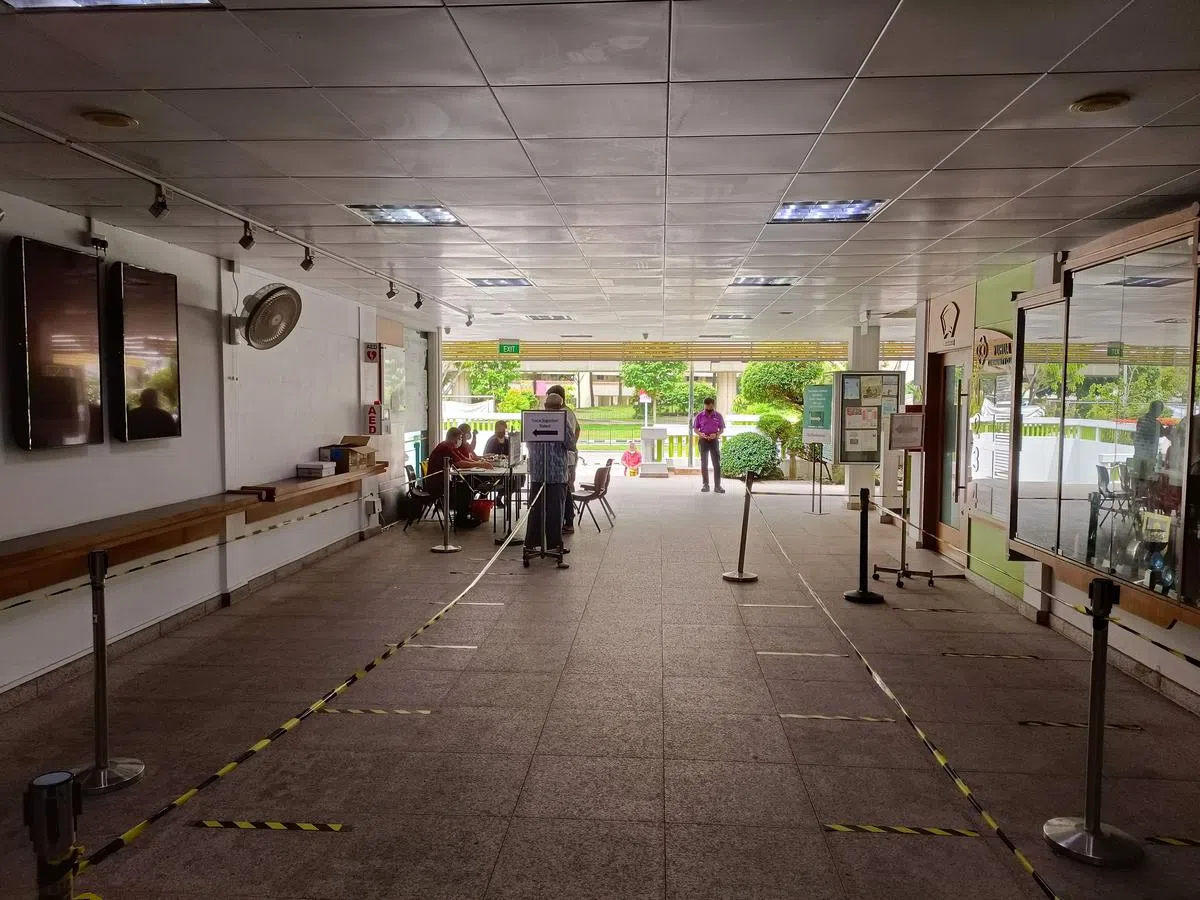 手机高动态范围表现不错，室内和户外景色反差不大。（黄少伟摄）