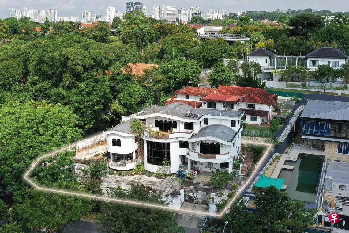荷兰路一带的黄仲涵园（Oei Tiong Ham Park）优质洋房区的一栋洋房，以3130万元出售，售价比今年3月推出销售时的指示价低了27%。 （第一太平戴维斯提供）