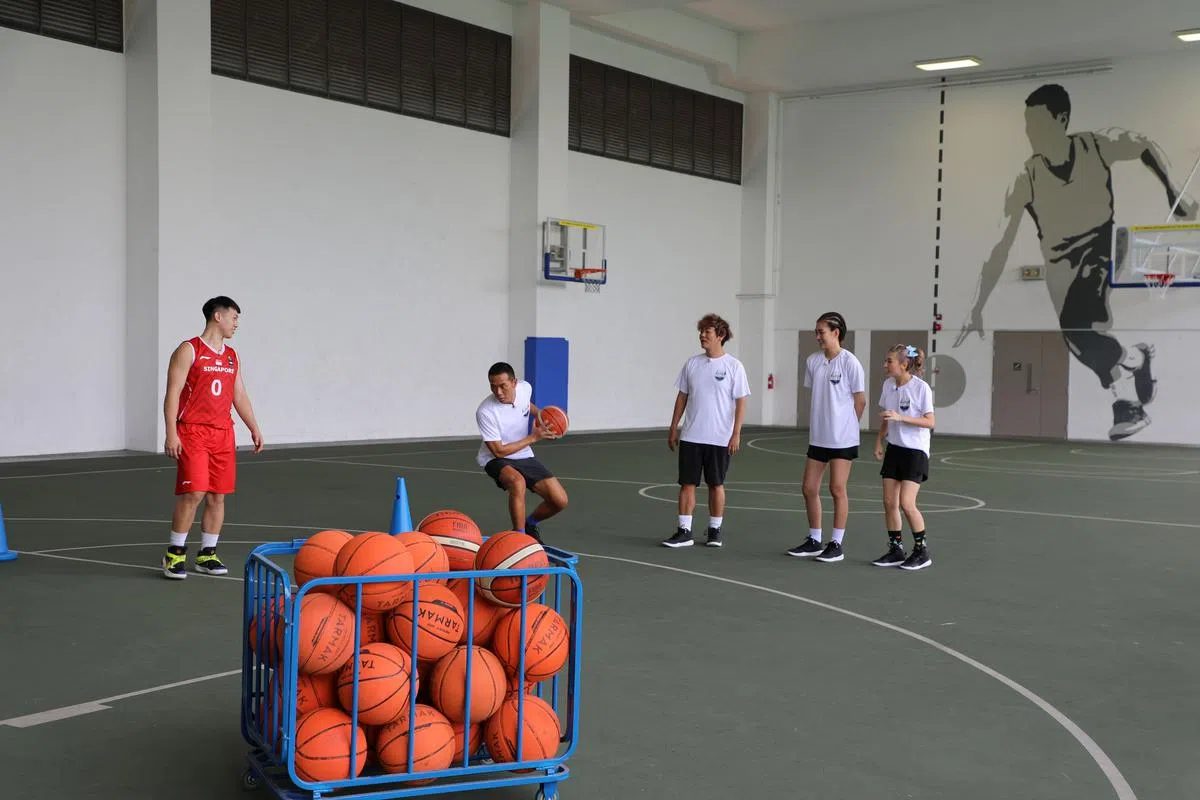 参与《星牌运动员》的艺人必须下场练习和比赛，难以作假。（新传媒）