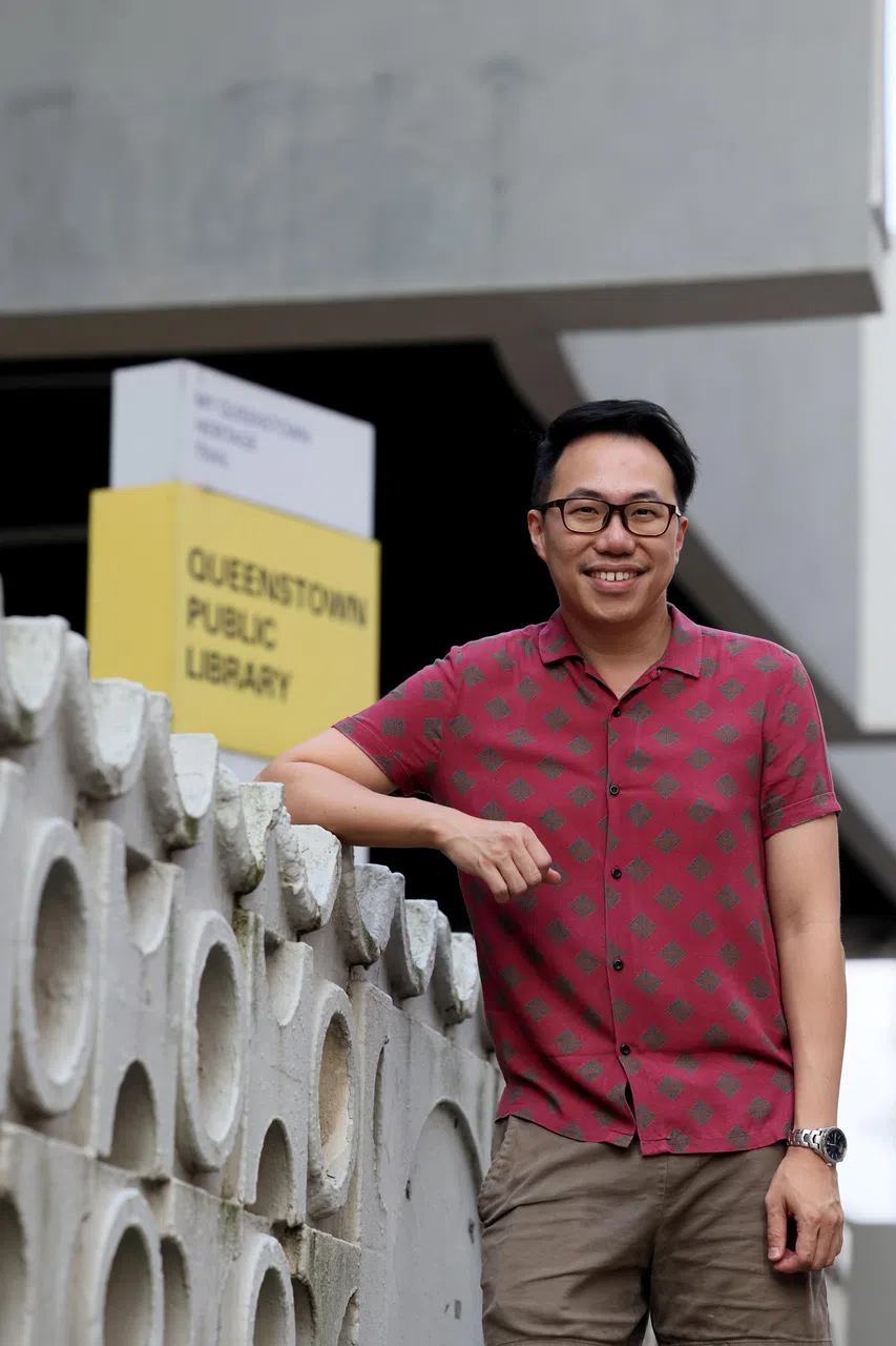 何荣铭认为女皇镇既保留了重要的文化历史地标，也通过新的建设为街区注入活力。（龙国雄摄）