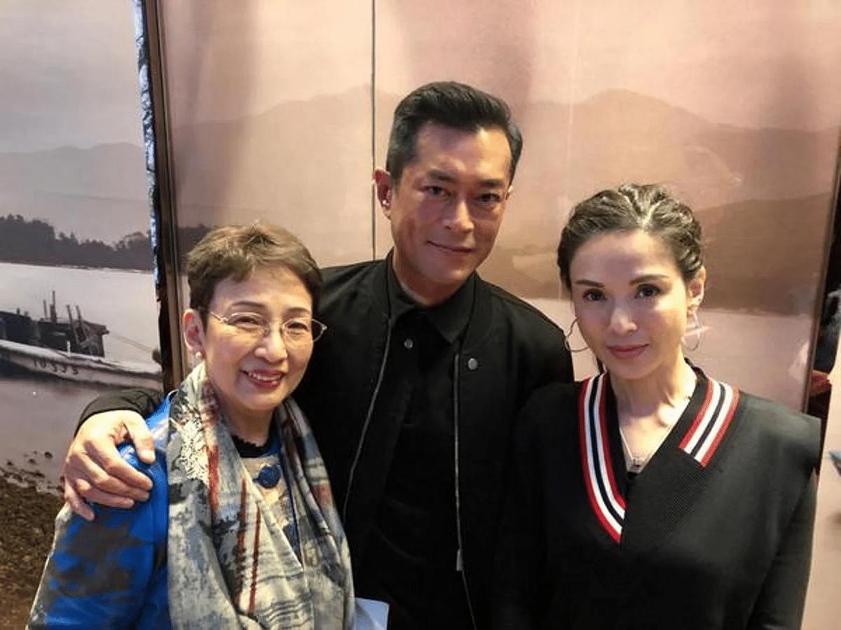 冯素波、古天乐和李若彤在1995年的无线剧《神雕侠侣》合作。（图/互联网）