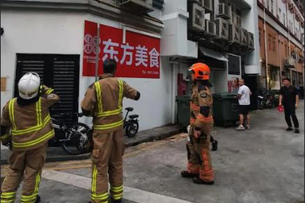 武吉士中餐馆煤气泄漏 约60人疏散