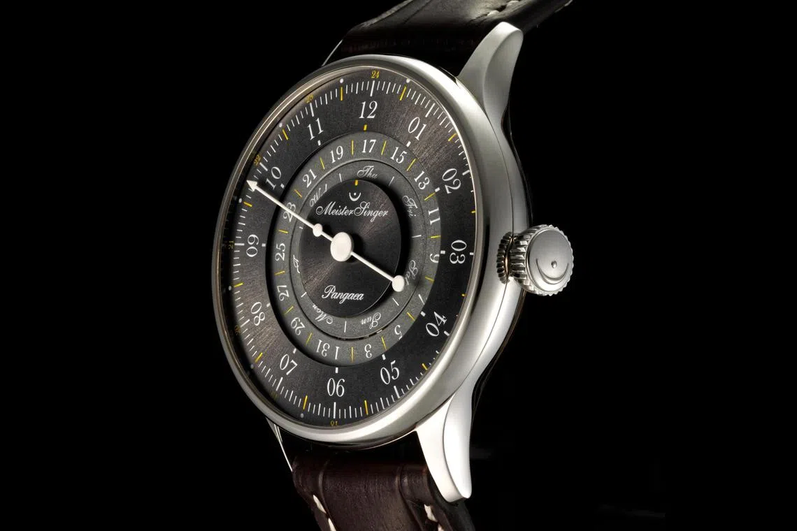 Pangaea Day Date表盘采用开放式环形设计显示日期与星期，别具一格。（MeisterSinger提供）