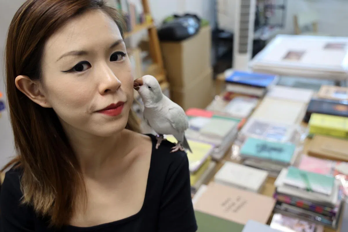 新加坡艺术书籍市集创办人和艺书藏家，林祉君。（邝启聪摄影）