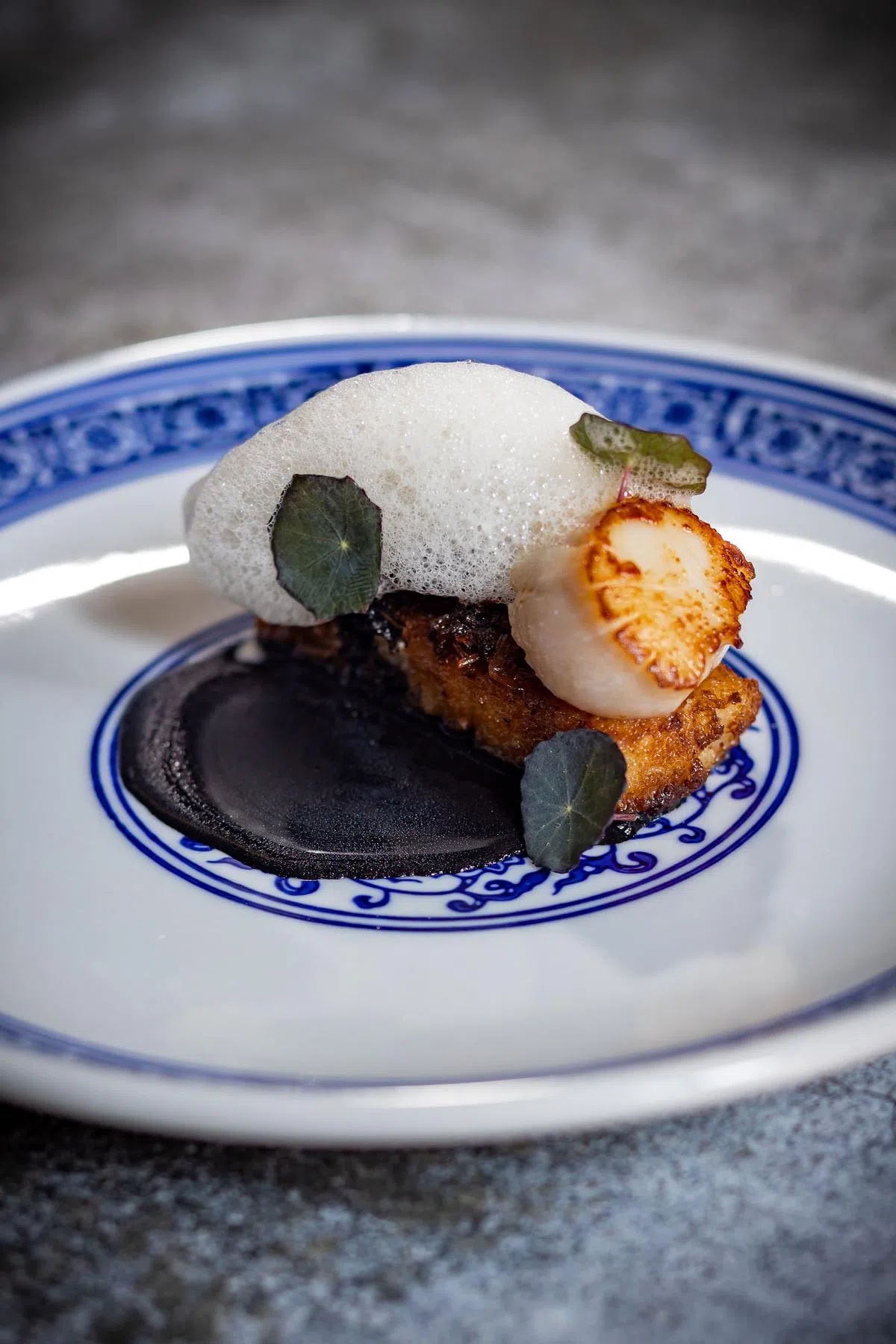 Avenue 87以黑白萝卜糕为灵感的菜肴。（餐馆提供照片）