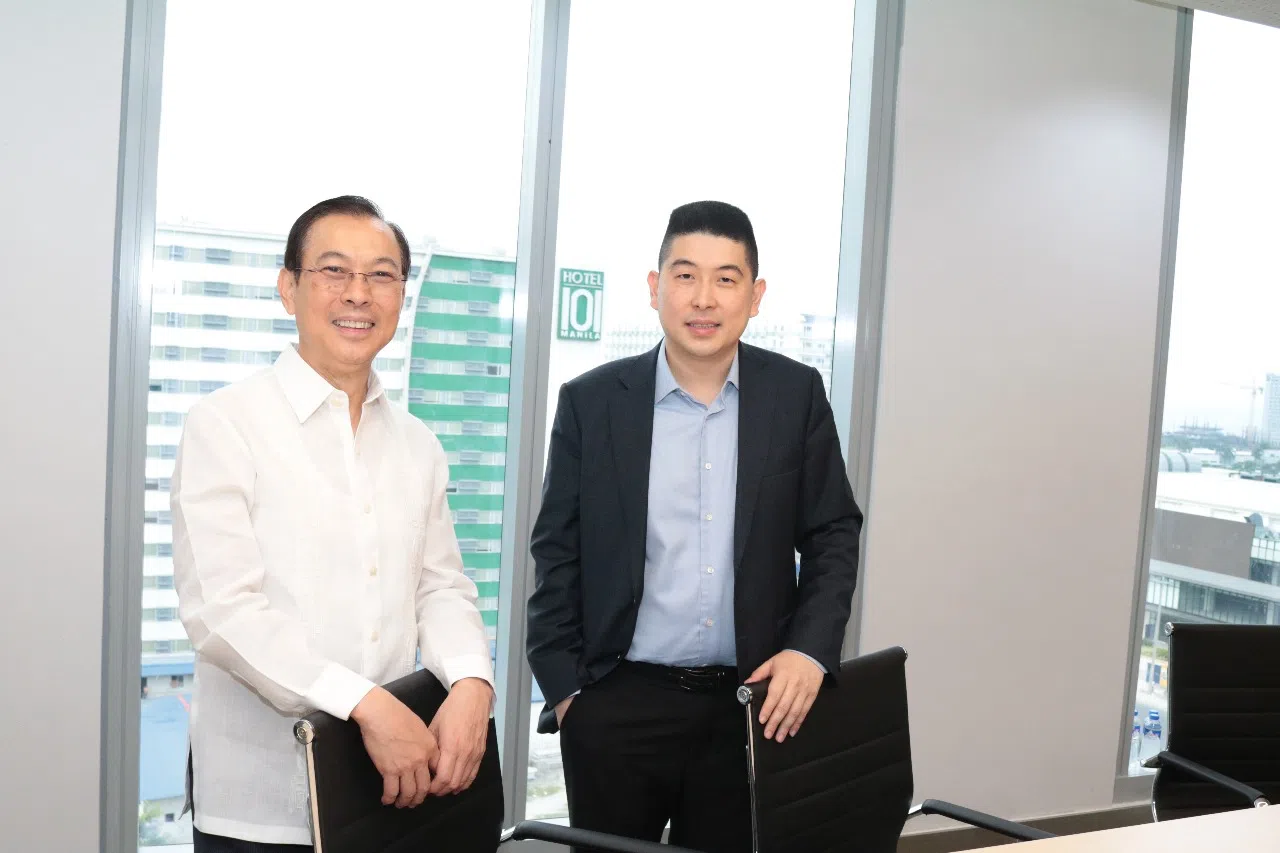 Hotel101母公司双龙集团的两名创办人陈觉中（图左）和埃德加.希亚，是菲律宾知名企业家。（图/Hotel101提供）