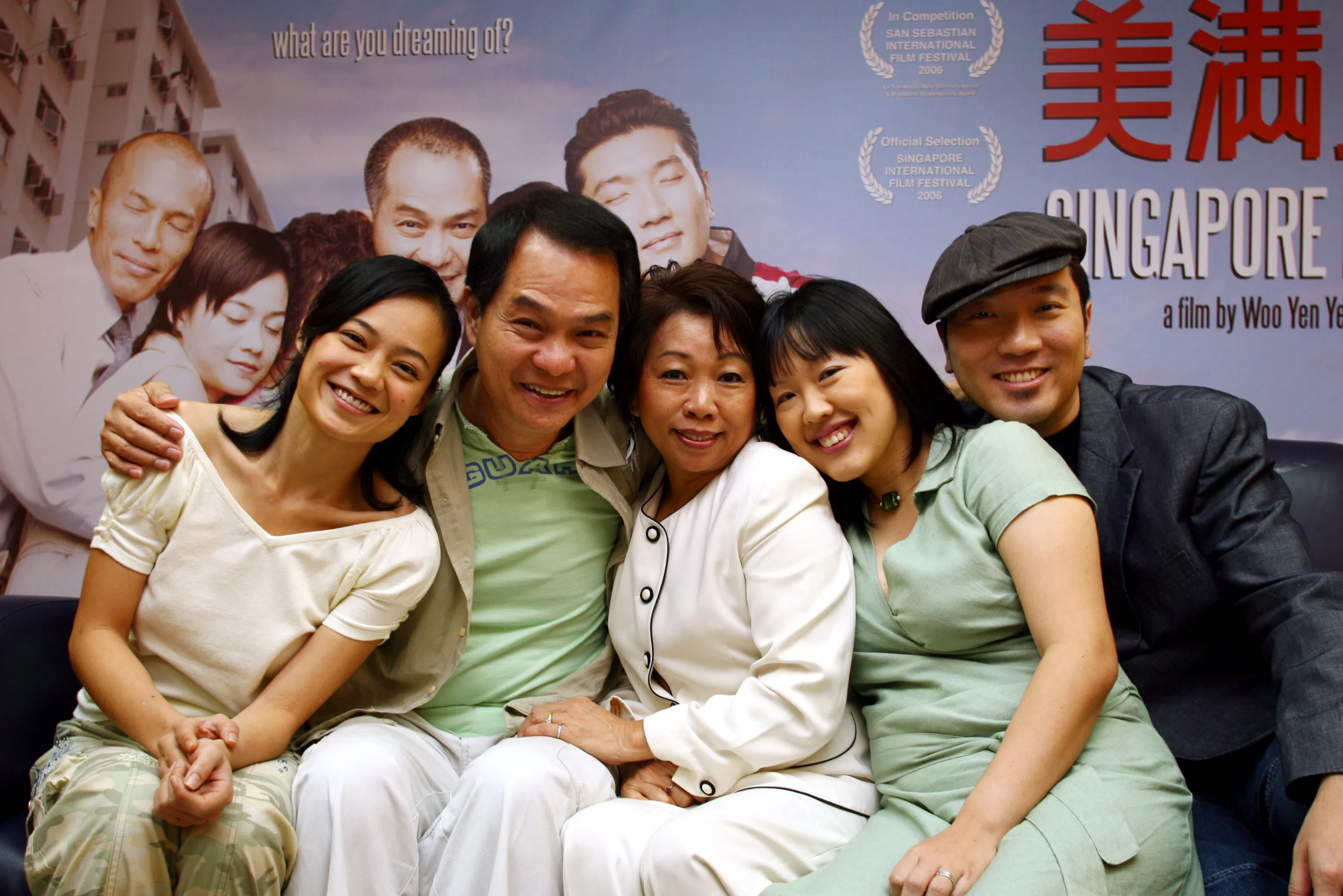 本地电影《美满人生》2006年的记者会，片中主要演员杨雁雁（左起）、刘谦益、林倩萍、陈惠玲和苏才忠皆出席。（档案照）