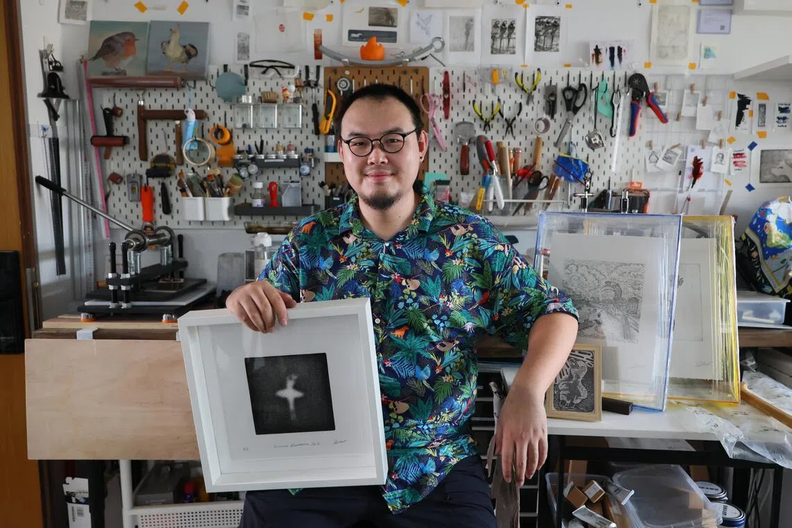 张桥于2025年在盛港安谷路的住家设立居家艺术工作室。（龙国雄摄）