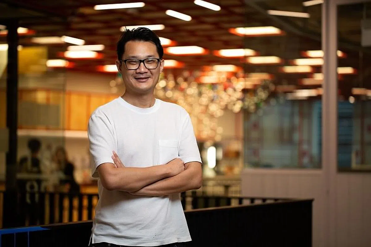 旅游品牌Monster Day Tours创办人孙达鑫表示，公司数码化起步早，在疫情中会成为公司的救生圈。（图／报业控股） 